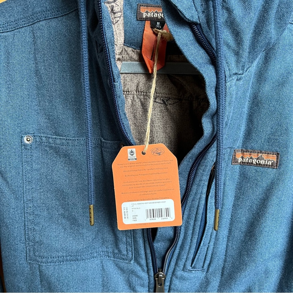 Patagonia Women’s All Seasons Hemp Canvas Bomber Hoody Jacket